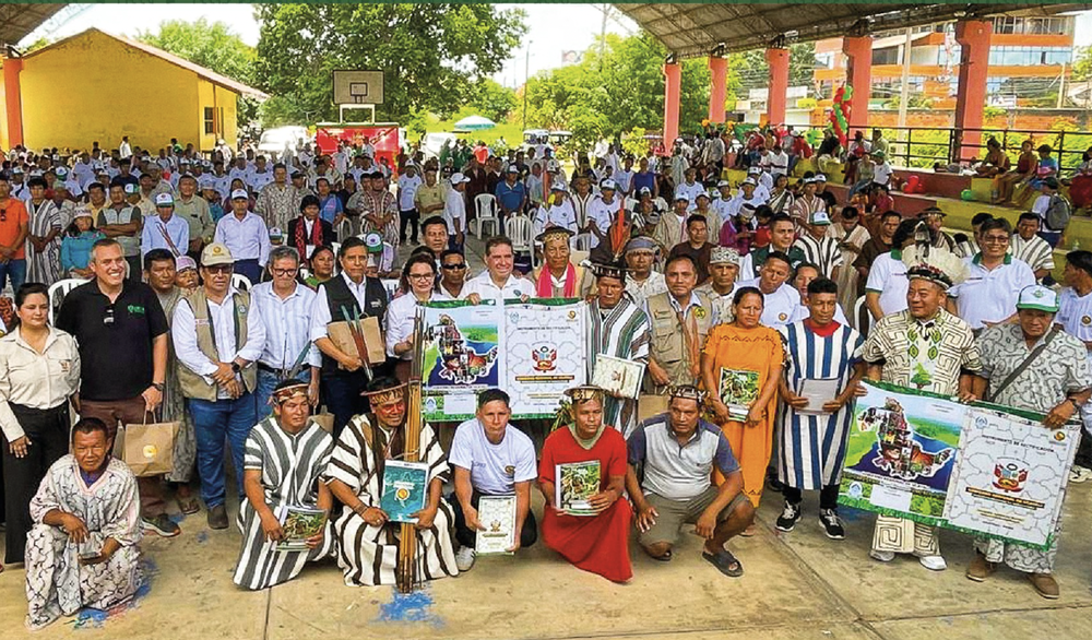Entrega de títulos en Ucayali: más de 37 mil hectáreas de bosque amazónico protegidas desde los territorios